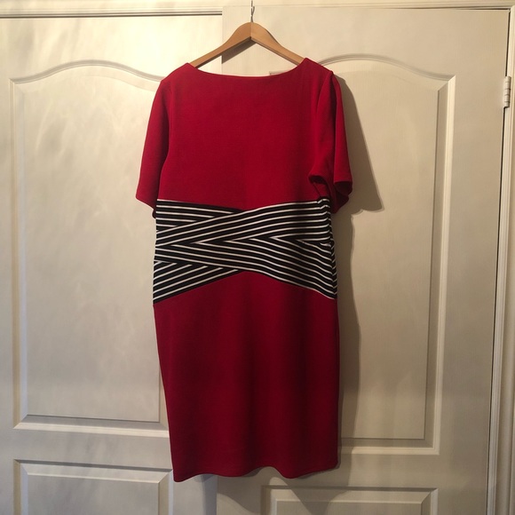 Red dress with Black and white stripes waist bend - Picture 2 of 4